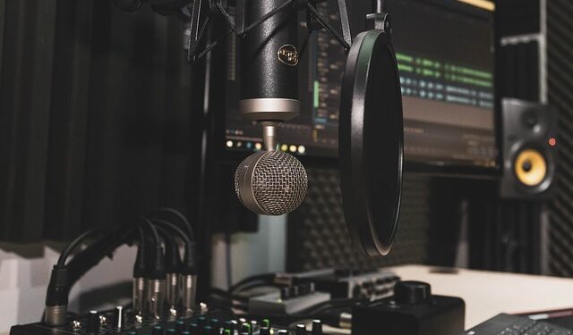 how-to-become-a-voice-actor-working-from-home-–-the-basic-steps